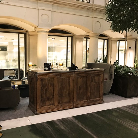 MOBILE BARS: BBQ CATERING